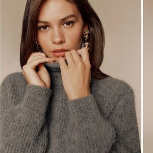 NWT Cosmic Alpaca Blend Turtleneck Sweater in colour Thunder